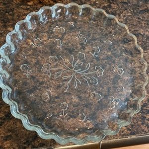 Floral glass pie dish